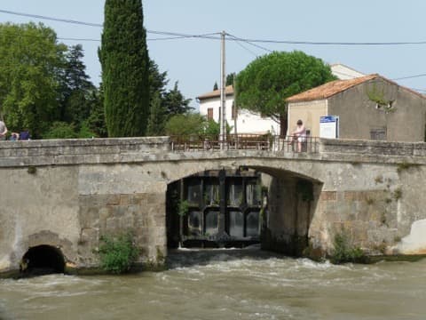 Couvreur Homps