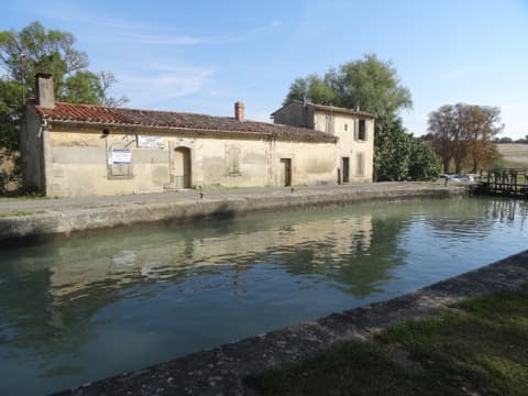 Couvreur Mas-Saintes-Puelles